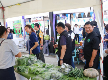 “รมช.เกษตร” ปักหมุดตลาดเกษตรกรเชียงราย หนุนบริโภคผลไม้ไทย ... พารามิเตอร์รูปภาพ 21